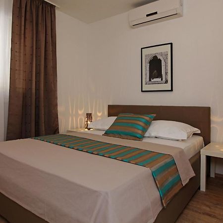 Iris Apartments Bol (Adults Only) מראה חיצוני תמונה
