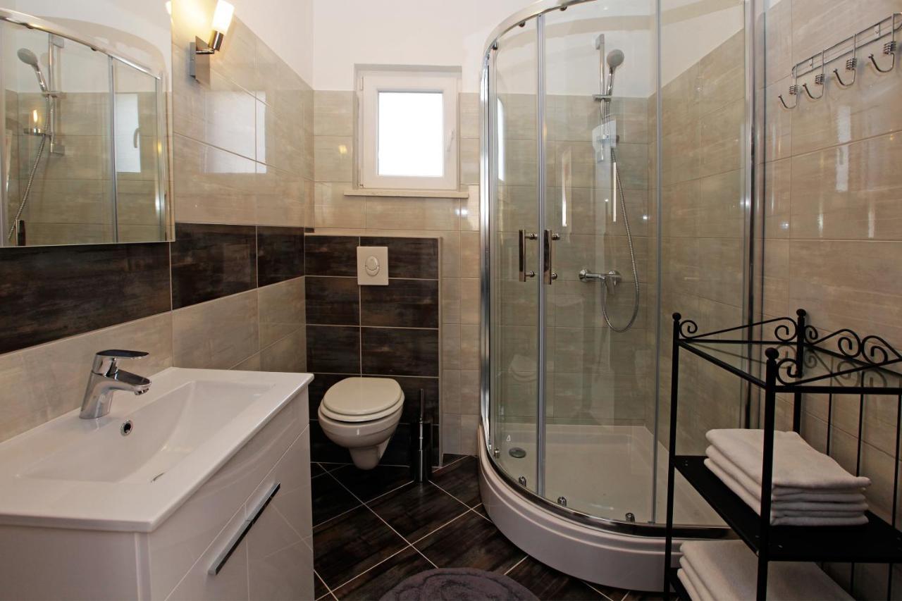 Iris Apartments Bol (Adults Only) מראה חיצוני תמונה