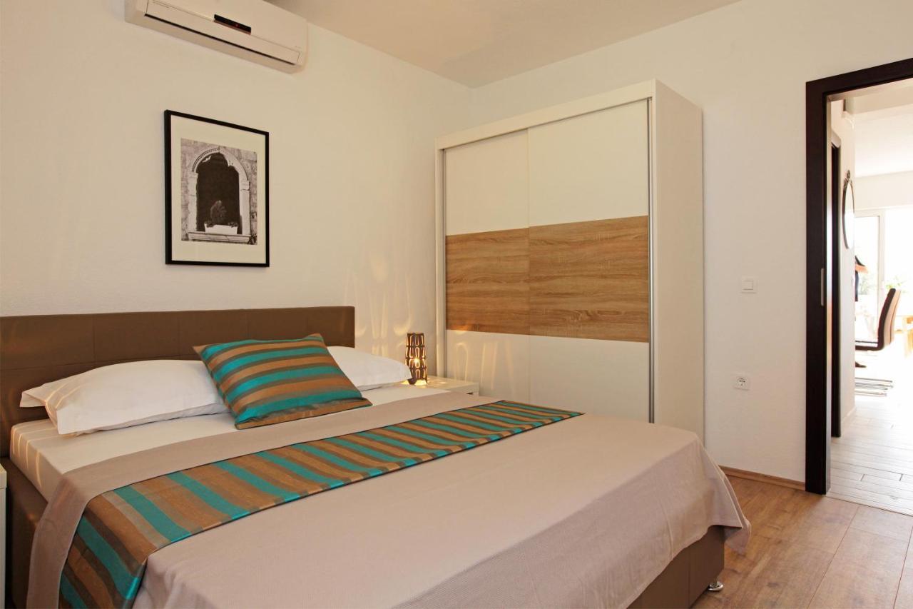 Iris Apartments Bol (Adults Only) מראה חיצוני תמונה