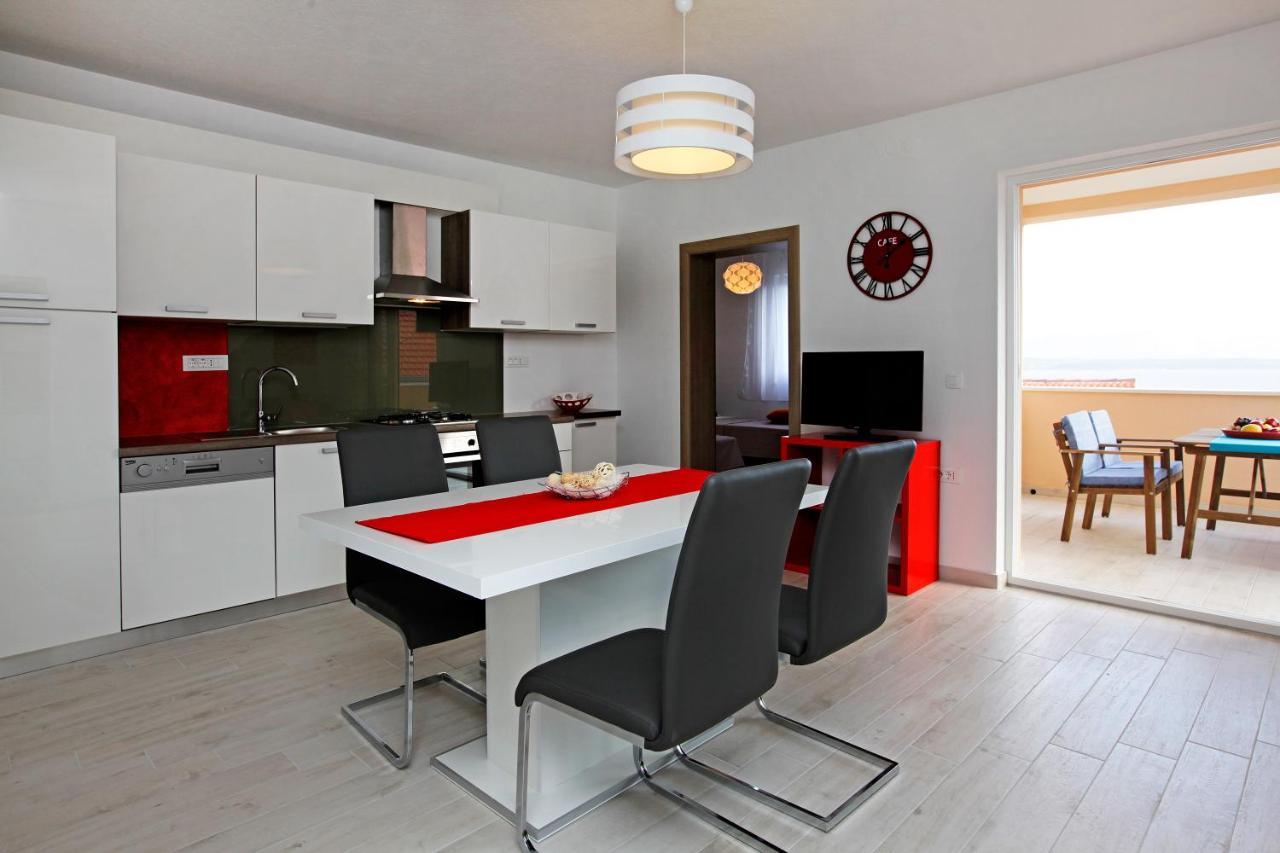 Iris Apartments Bol (Adults Only) מראה חיצוני תמונה