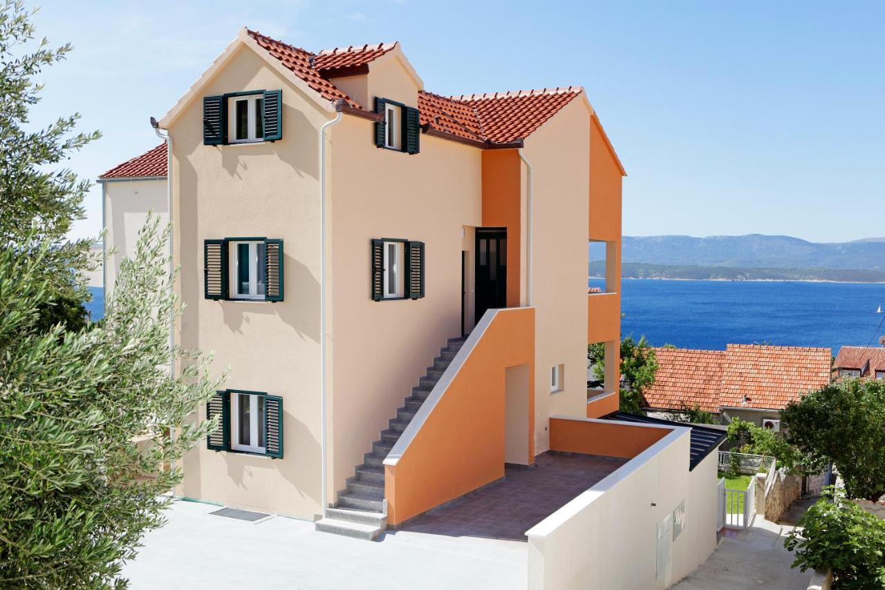 Iris Apartments Bol (Adults Only) מראה חיצוני תמונה
