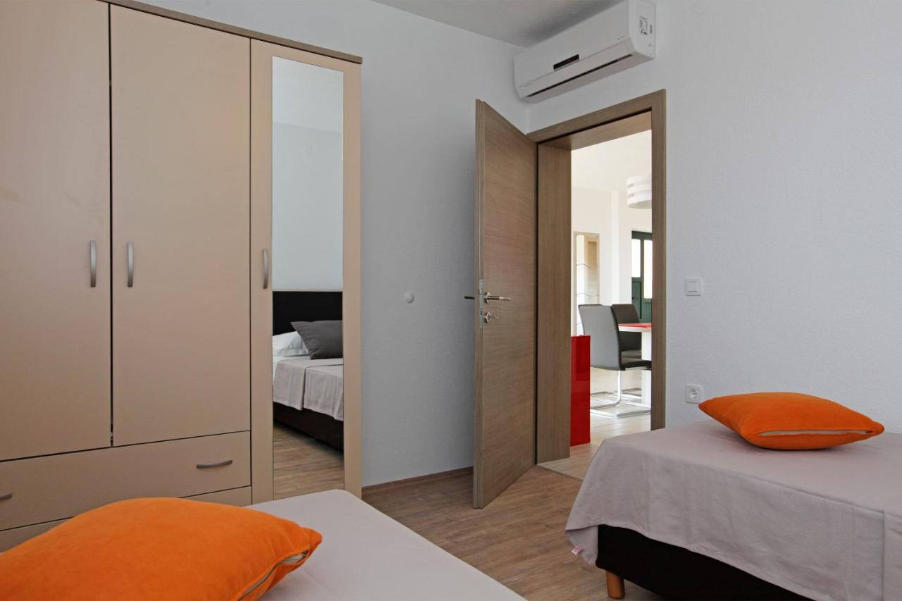 Iris Apartments Bol (Adults Only) מראה חיצוני תמונה