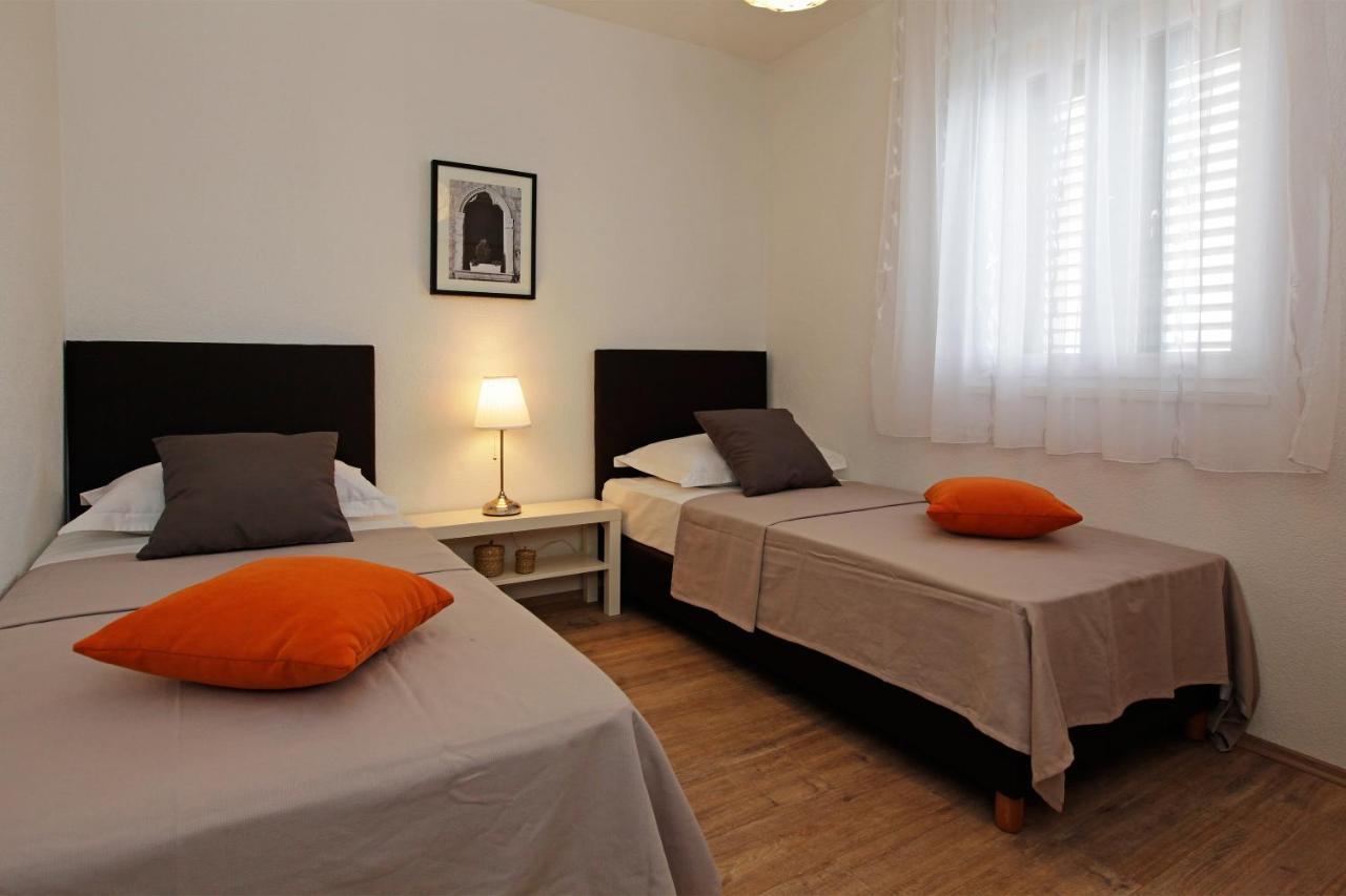 Iris Apartments Bol (Adults Only) מראה חיצוני תמונה