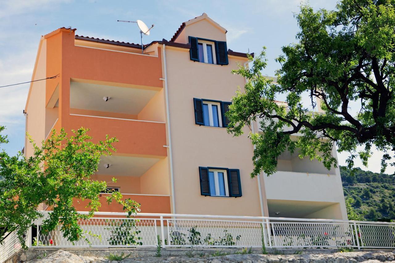 Iris Apartments Bol (Adults Only) מראה חיצוני תמונה